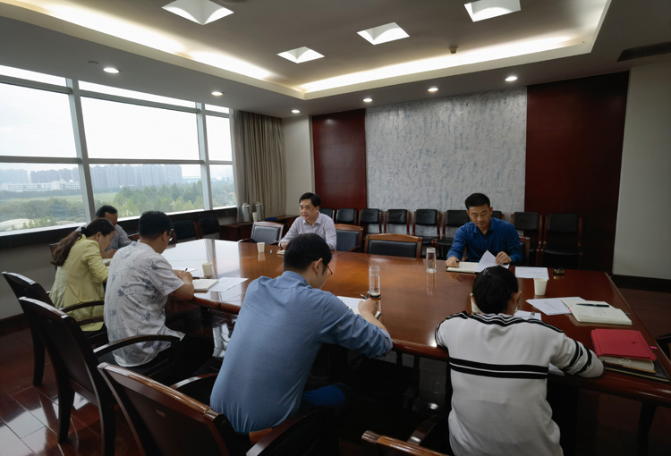 市365bet亚洲版体育在线_365bet首页_office365桌面应用召开学习贯彻市第十三次党代会精神专题会议y.jpg